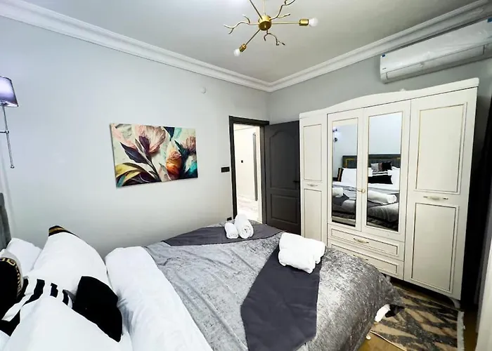 شقه الأحلام بمنطقة شيشلى 341 *